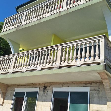 Primavera Omisalj Exterior photo