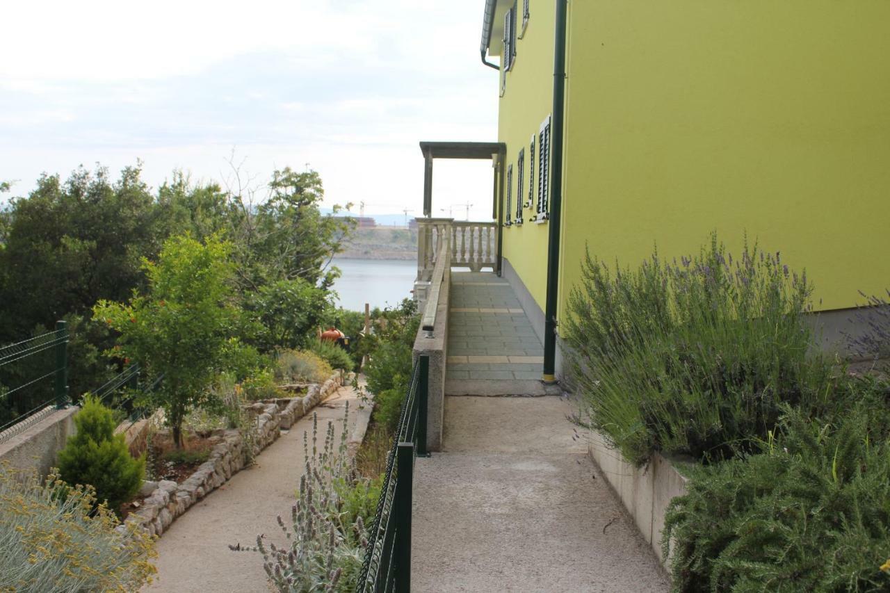 Primavera Omisalj Exterior photo